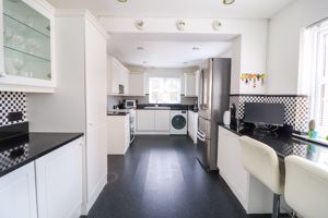 Kitchen/Breakfast- click for photo gallery